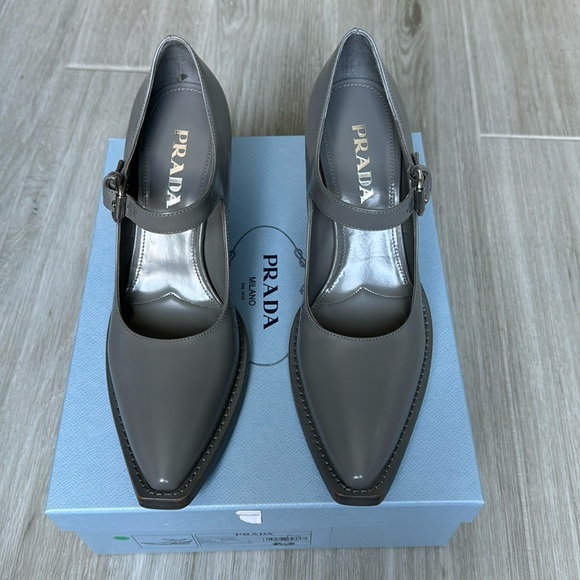Prada grey Mary Jane heels - Picture 1 of 8